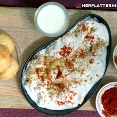 A picture of Dahi Vada.