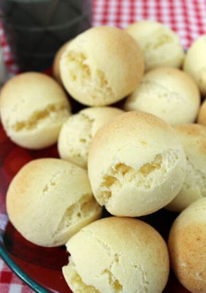 Una foto de Pão de queijo (Pan de queso)