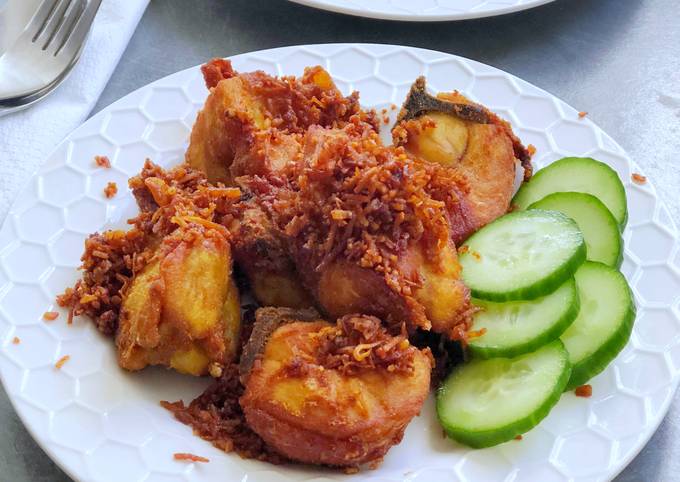 Ayam Goreng Serundeng