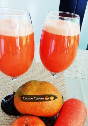 Una foto de Jugo nutritivo de frutos anaranjados 🍊🥕🥤!!!