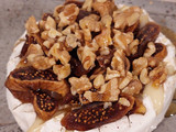 Queso brie con higos y nueces