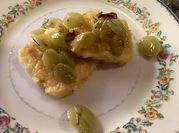 Una foto de empanizar queso