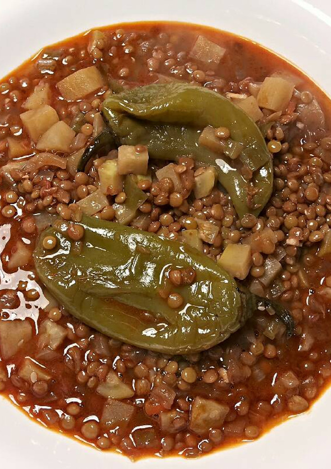 Una foto de Lentejas con verduras y mini pimientos