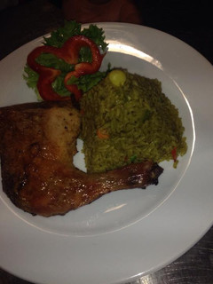 Una foto de Arroz verde con pollo (para cinco personas)