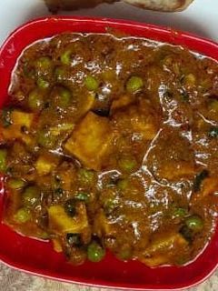 મટર પનીર (Matar Paneer Recipe In Gujarati) રેસીપી મુખ્ય ફોટો