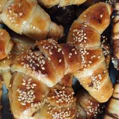 عجوت بالنوتيلا🌰 والتمر بالقرفه 🥐 (كرواسون)-レシピのメイン写真