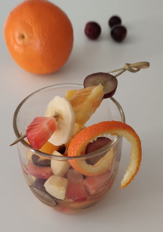 Una foto de Macedonia de frutas🍓🍒🍊🍌