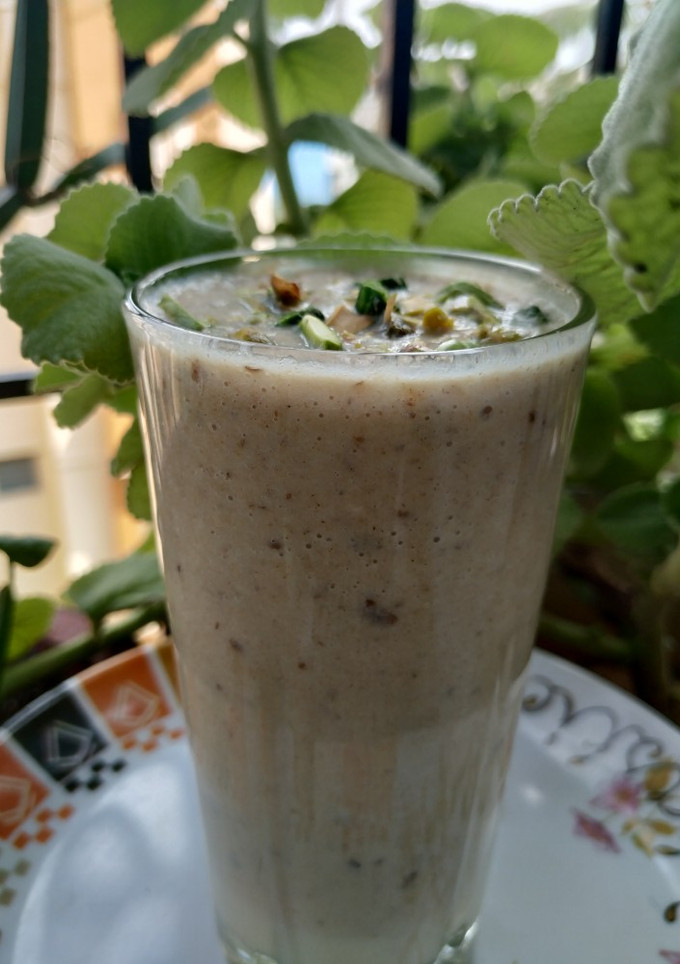 சப்போட்டா மில்க் ஷேக் (Sappotta milkshake recipe in tamil) செய்முறை முக்கிய புகைப்படம்