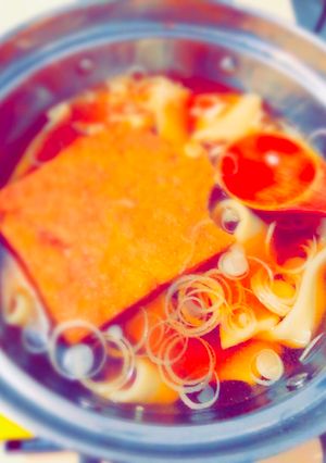 Una foto de Fideos Udon con QUITSUNE Japonés QUITSUNEUDON🇺🇾🇯🇵きつねうどん