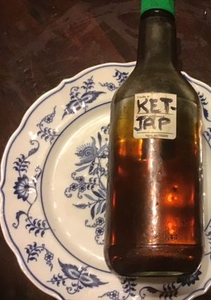 A picture of California Farm Fresh Thick Sweet Soy Sauce: Ketjap Manis.