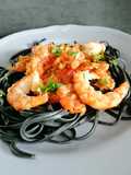 Linguini con salsa de atún
