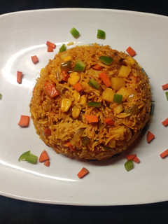 વેજિટેબલ પુલાવ (Vegetable Pulao Recipe In Gujarati) રેસીપી મુખ્ય ફોટો