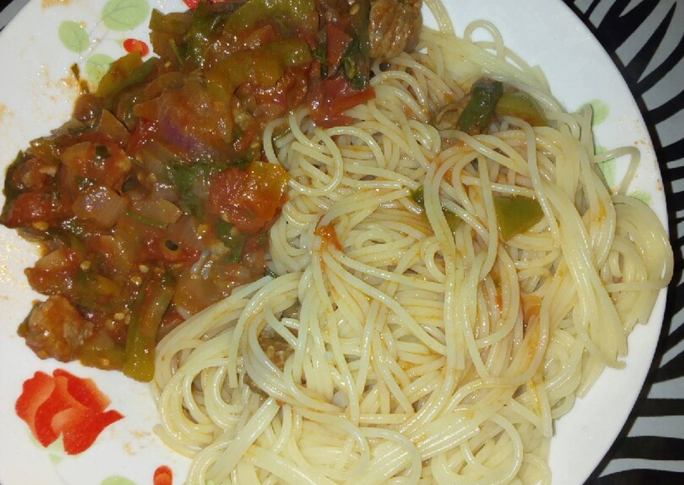 Spaghetti with beef stew