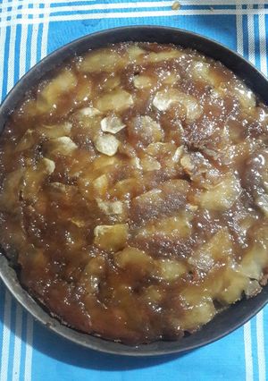 Una foto de Tarta de manzana vegana invertida