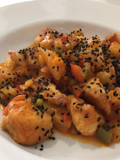 A picture of Sweet and sour chicken.