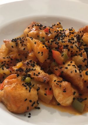 A picture of Sweet and sour chicken.