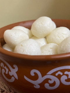 A picture of Soft spongy mini rasgulla.