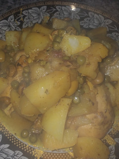 صورة لوصفة دجاج بالبطاطا وجلبانة الفول