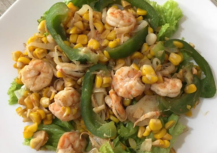 Shrimp with Peppers Salad