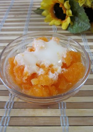 A picture of Shaved Ice with Juice and Sweetened Condensed Milk.