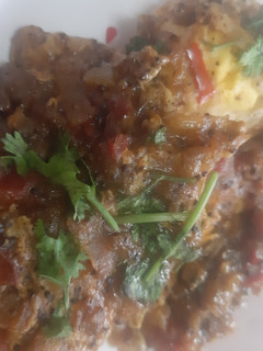 மிளகு பூண்டு முட்டை கிரேவி (Milagu poondu muttai gravy recipe in tamil) செய்முறை முக்கிய புகைப்படம்