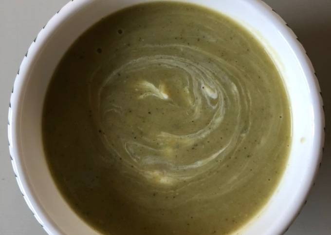 Creamy Broccoli & Stilton Soup