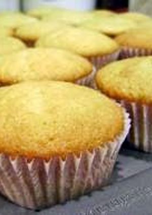 A picture of Vanilla Cupcakes.