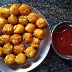 A picture of Cheese potato balls.