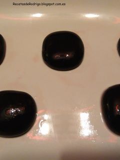 Una foto de Raviolis esféricos de mora