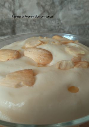 Una foto de Espuma de chocolate blanco