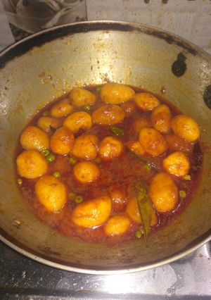 দেশি লাল আলুর দম রেসিপির প্রধান ছবি