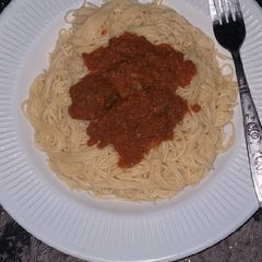 A picture of Spaghetti and stew.