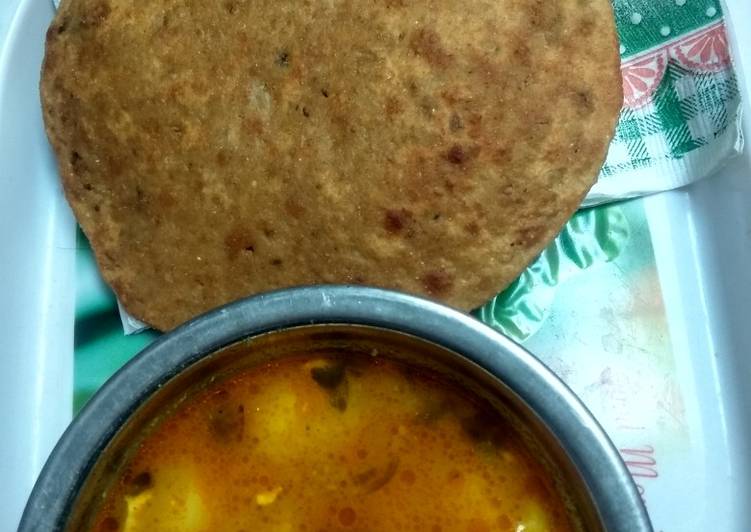 Daal kachori with potato veg