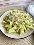 Macarrones con brócoli y queso azul