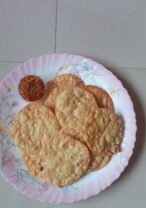 મેંદા ની પૂરી રેસીપી મુખ્ય ફોટો