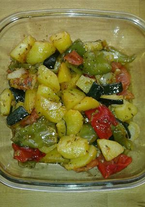 Una foto de Patatas y verduras estilo calabrese