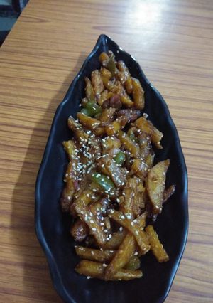चिल्ली पोटैटो (Chilli potato recipe in hindi) रेसिपी मुख्य फोटो