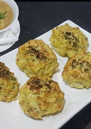 A picture of Cheesy mashed potato puffs.