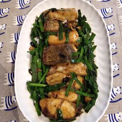 A picture of Fish with Chives.