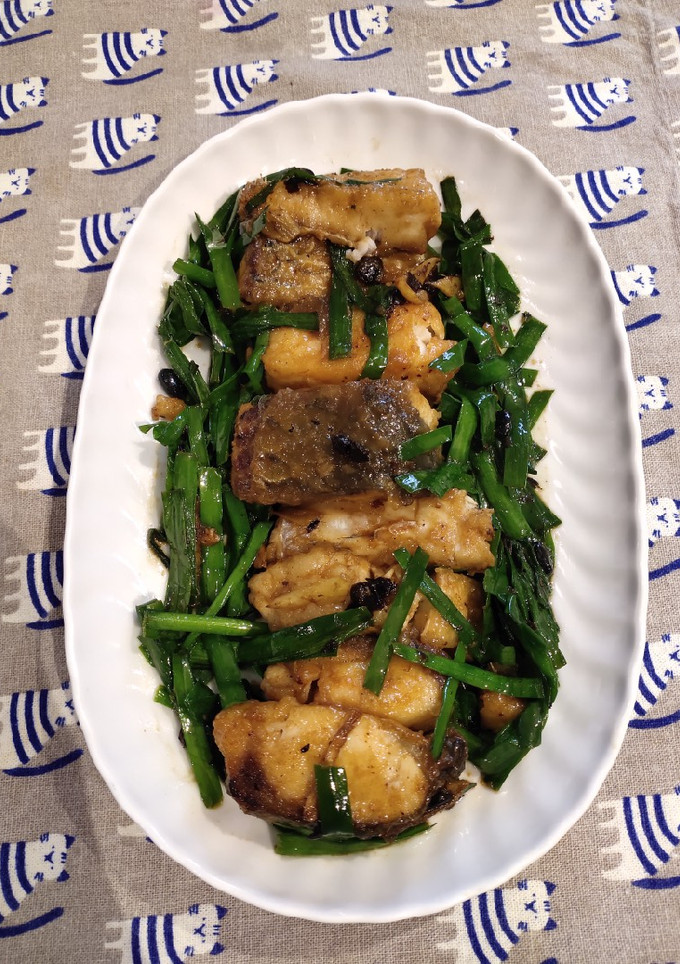 A picture of Fish with Chives.