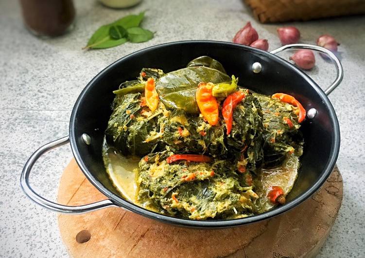 Cara Gampang Memasak Buntil Daun Singkong Cepat