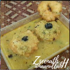 Vada Sambar A picture of Vada Sambar.