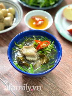 Hình của món Canh Gà Lá Giang.