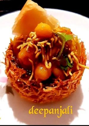 A picture of Ghugni Chaat in Vermecelli Katori.