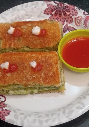 A picture of Cheese chutney sandwich.