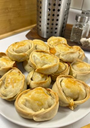 Una foto de Empanadas de cebolla y queso 🧀 🧅