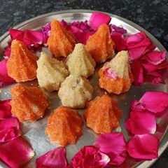 A picture of Perfect suji modak.