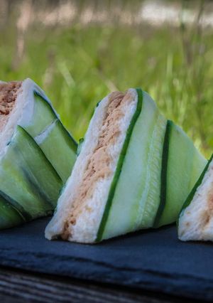 Une photo de Mini-sandwiches thon concombre