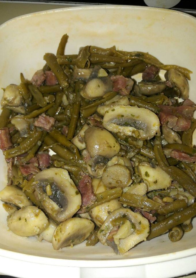 Una foto de Judías verdes con champiñones y jamón