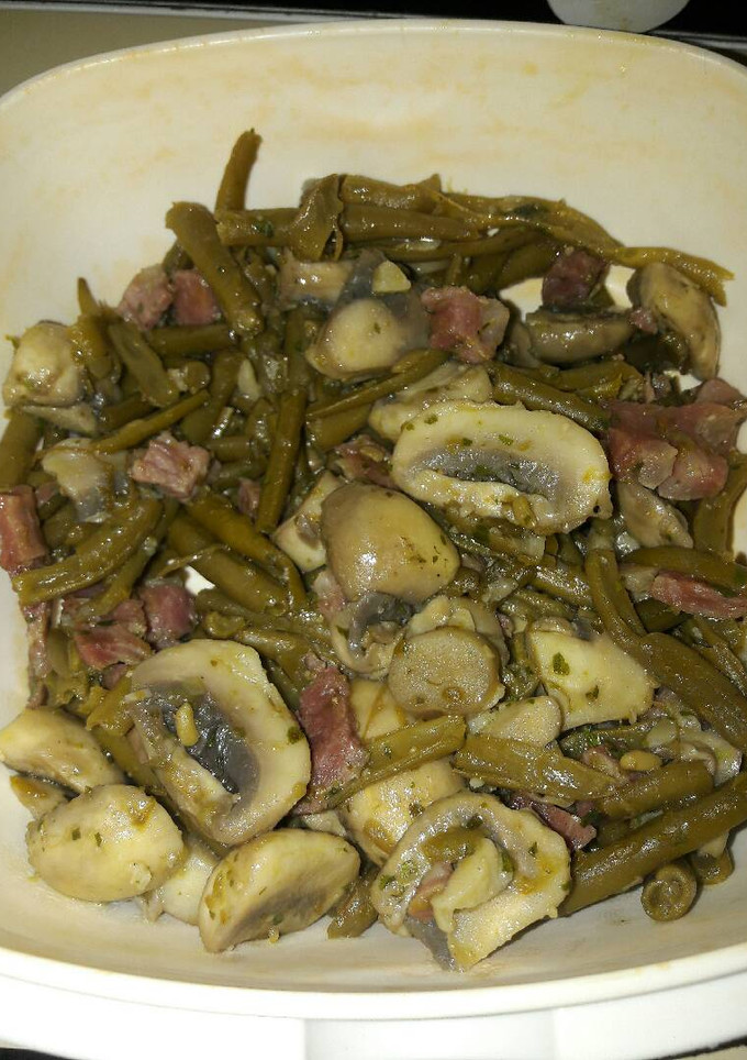 Una foto de Judías verdes con champiñones y jamón